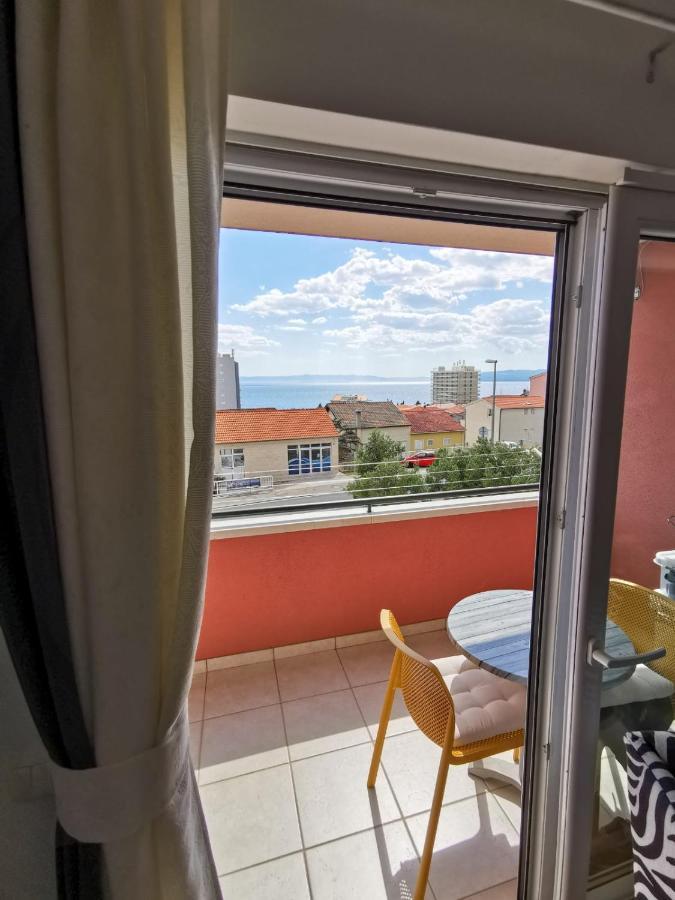 Lara Apartment Макарска Екстериор снимка